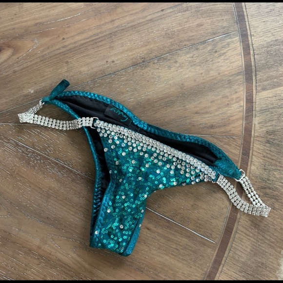 Competition Bikini NPC 👙✨ - Picture 2 of 4